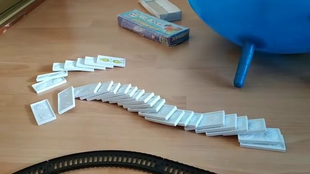 Велодроид ставит доминошки смотреть полностью! смотреть онлайн