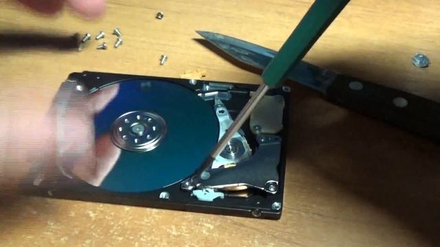 Разбираем жесткий диск ноутбука смотреть онлайн