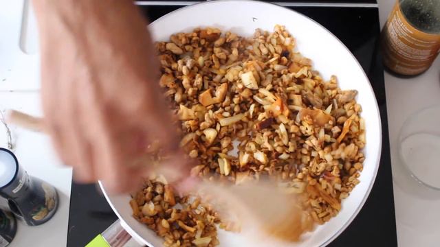 EASY VEGAN SOYA MINCE & SPAGHETTI BOLOGNESE смотреть онлайн