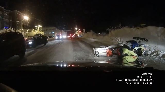 Снегоход на дороге)))) смотреть онлайн