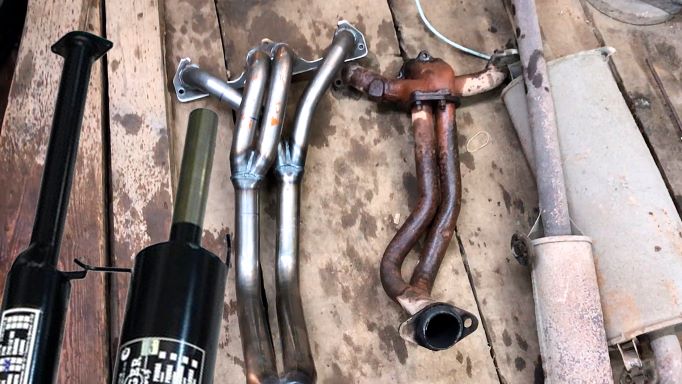 ТИХИЙ и БАСИСТЫЙ ВЫХЛОП на ВАЗ. Брутальный и благородный звук, БЕЗ ПРЯМОТОКА смотреть онлайн