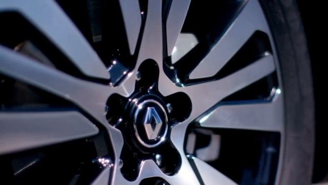 New Renault Koleos 2017 Initiale Paris | Official driving footage смотреть онлайн