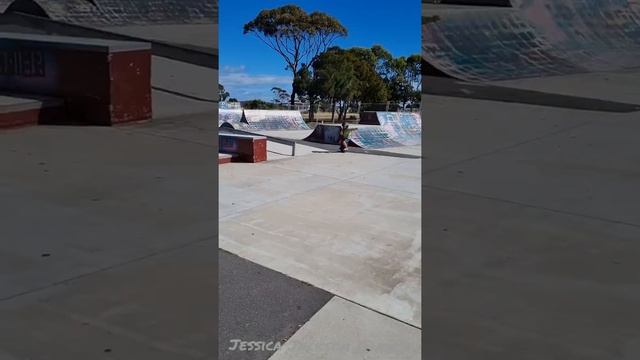 Chands and Zac rocking the local skate park on their Electric unicycles. смотреть онлайн