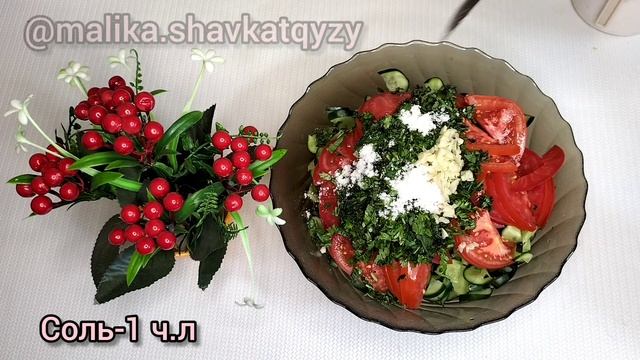 Кукси. Корейское национальное блюдо. Жаз мезгіліне арналған сұйық тағам.
