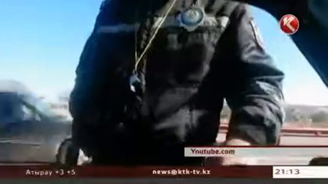 Казахстанский полицейский и шофер выясняли на трассе, кто «козел», а кто «овца» смотреть онлайн