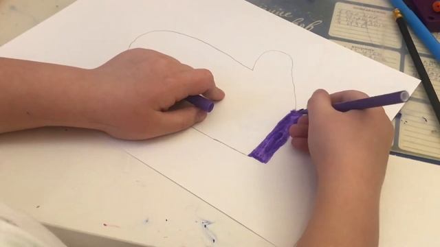 Арина рисует варежку смотреть онлайн