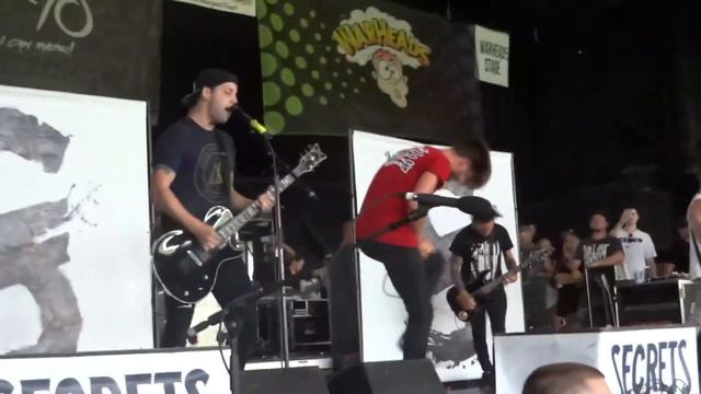 SECRETS - Live Together, Die Alone warped tour '14 смотреть онлайн