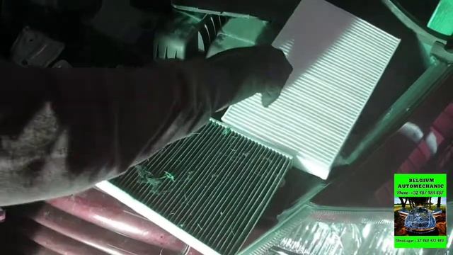 Citroen C3. Замена салонного фильтра. смотреть онлайн