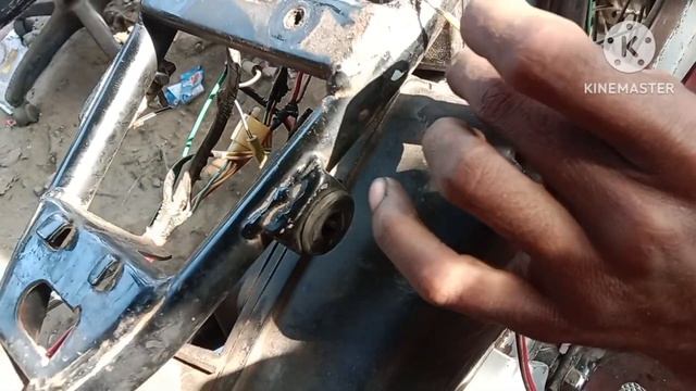 suzuki max 100 me battery kaise lagaye || modified смотреть онлайн