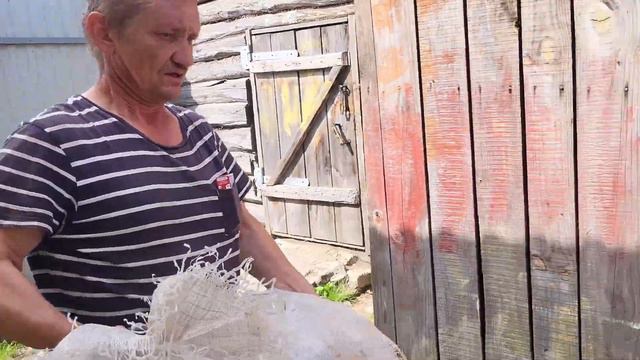 Жизнь мужика. Как живет обычный деревенский мужик. смотреть онлайн