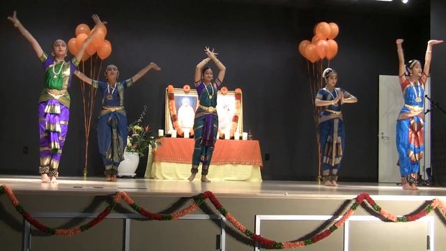 Guru Paduka Stotram Dance at CMSJ - Pujya GURUDEV Birth Centenary celebrations. смотреть онлайн