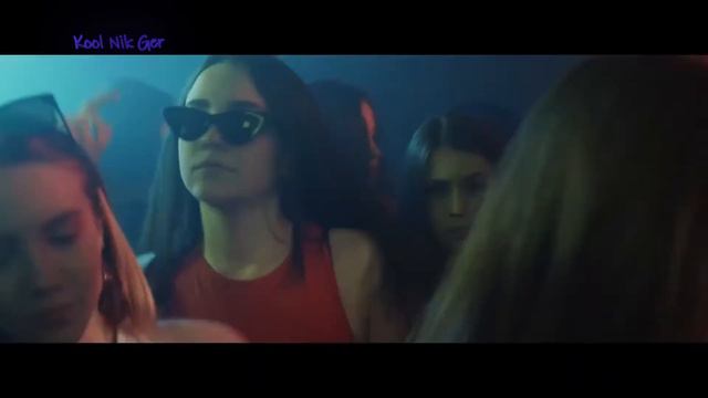 Cream Soda Плачу на техно feat Хлеб смотреть онлайн