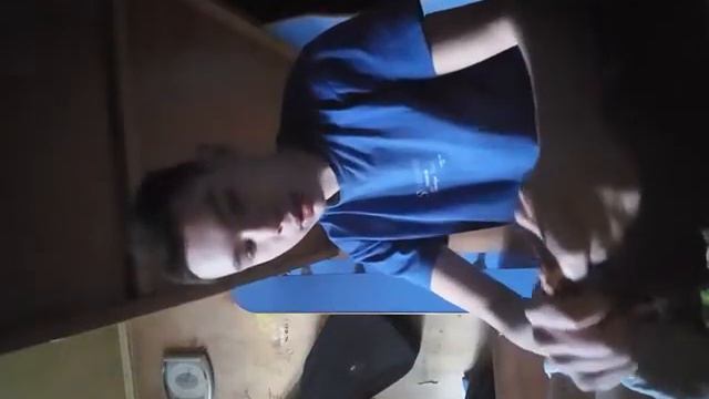 рассказываю и показываю как в полевых условиях из двух карандашей сделать три карандаша ! смотреть онлайн