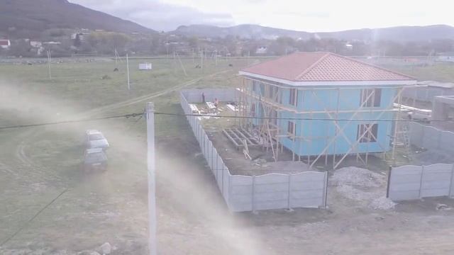 Двухэтажный каркасный дом под вальмовой крышей в селе Орлиное смотреть онлайн