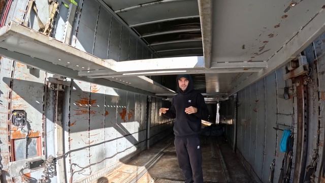Зарабатываю на перевозке хлама | 4500 рублей дали чайку попить | Небольшой ремонт трака смотреть онлайн