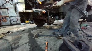 ЗАМЕНА ШКВОРНЯ НА ISUZU GIGA