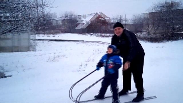 Как зимой отлично провести время? Зимние забавы, суперские сани. Вот как нужно гулять с папой смотреть онлайн
