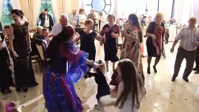 Хочу такую свадьбу! Цыганское шоу Чергэн на свадьбе.Воронеж 2016г. смотреть онлайн