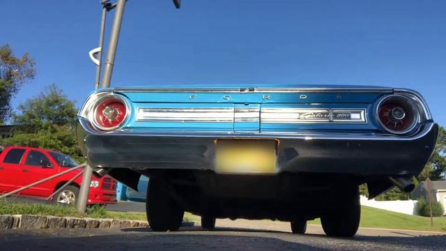 1964 Ford Galaxie 500 Exhaust Sound смотреть онлайн