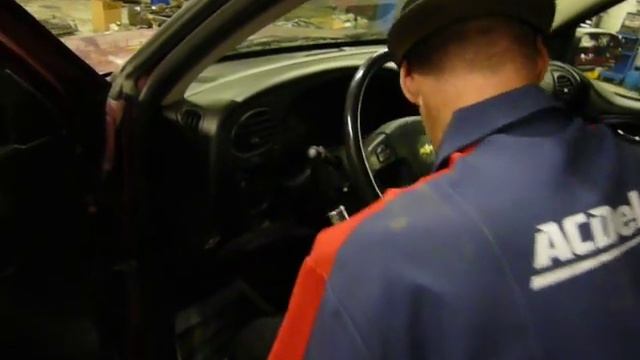 GMC Envoy, Chevrolet Trailblazer, Buick Raineer, Isuzu Ascender cluster removal part 1 смотреть онлайн