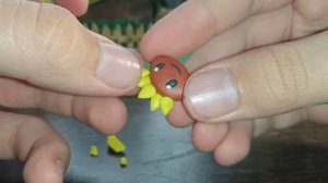 Plants vs Zombie.Растения против зомби.Как слепить персонажа Sunflower из пластилина .