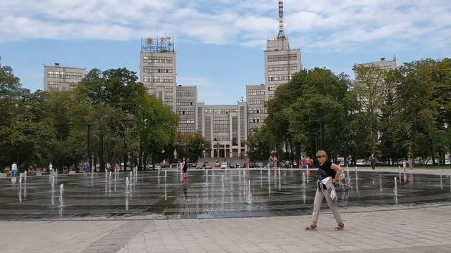 Фонтан возле Госпрома смотреть онлайн