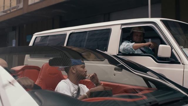 Cape Town Cruise | David Coulthard takes on a taxi through Cape Town смотреть онлайн