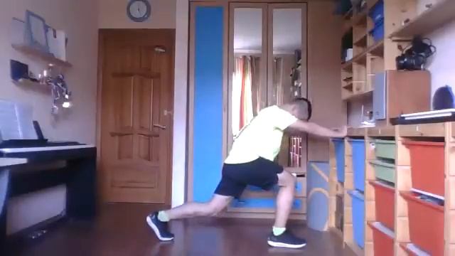 Тренировка в домашних условиях с тренером по футболу Савиным В.В. 15.06.2020 г. смотреть онлайн