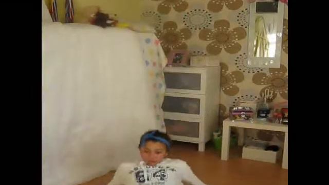 Usher More-Tia Gribben смотреть онлайн