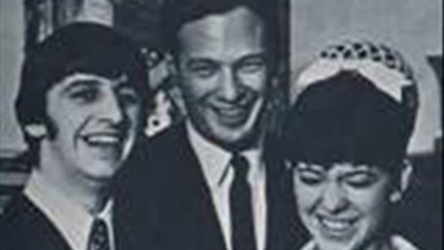 The Beatles- And I Love Her смотреть онлайн