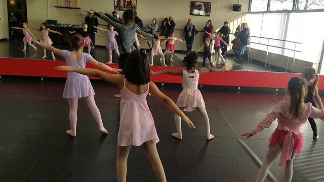 Ballet Class смотреть онлайн
