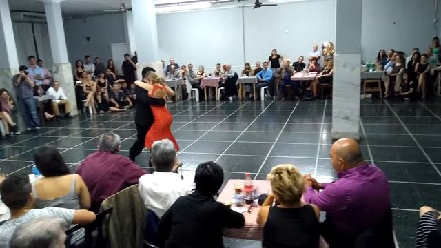 Carlitos Espinoza y Noelia Hurtado en Floreal milonga 11/02/18 1/5 смотреть онлайн