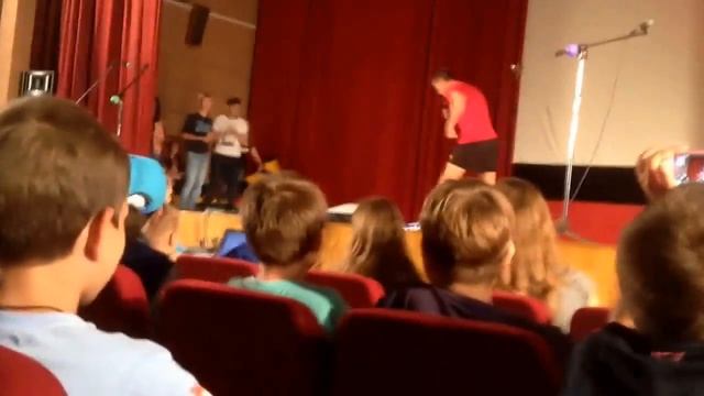 Курица,которая выговаривает букву«Л» смотреть онлайн