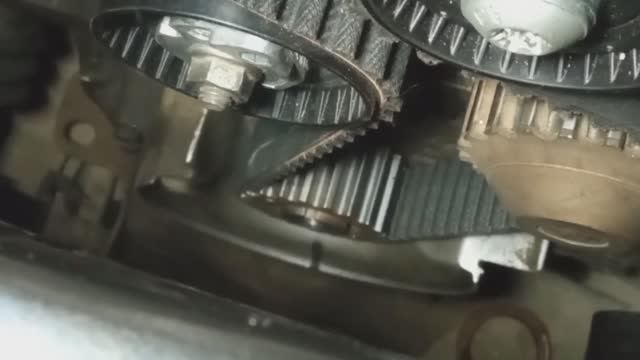 Замена ремня ГРМ и сальника коленвала. ДВС К4М 1.6. Рено Меган 2..mp4 смотреть онлайн