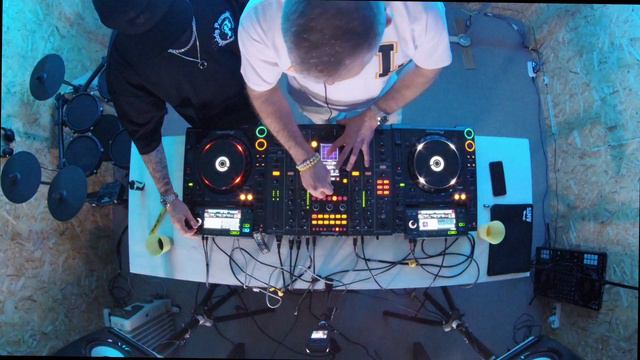 DJ A10 B2B DJ POOR - TECH HOUSE ON THE STUDIO