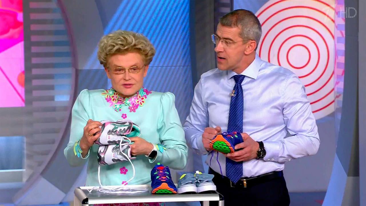 Как правильно стирать кроссовки в стиральной машине. Жить здорово! Фрагмент выпуска от 22.09.2016 смотреть онлайн