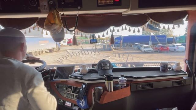 Первый Снег,зима уже близко.Заболел в рейсе.Дальнобой по России на Volvo FH смотреть онлайн