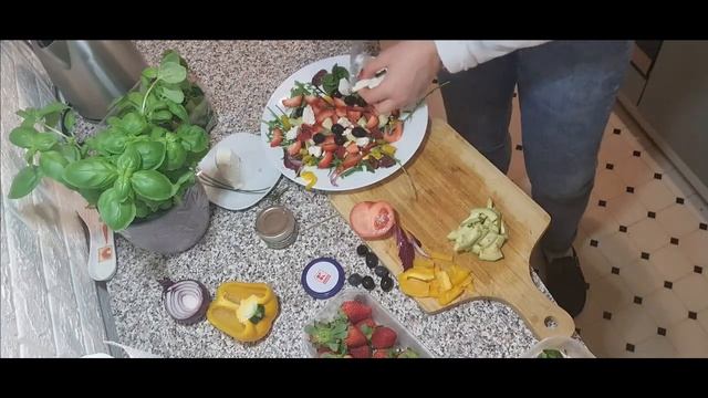 Салат как в РЕСТОРАНЕ готовлю дома.Термомикс. Thermomix смотреть онлайн