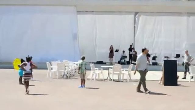 Африканские дети и латинская музыка смотреть онлайн