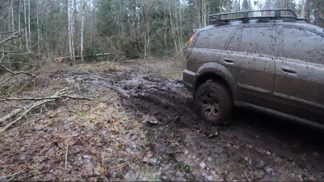 Duster против Pajero, Hover и Шнивы... в январской грязи смотреть онлайн