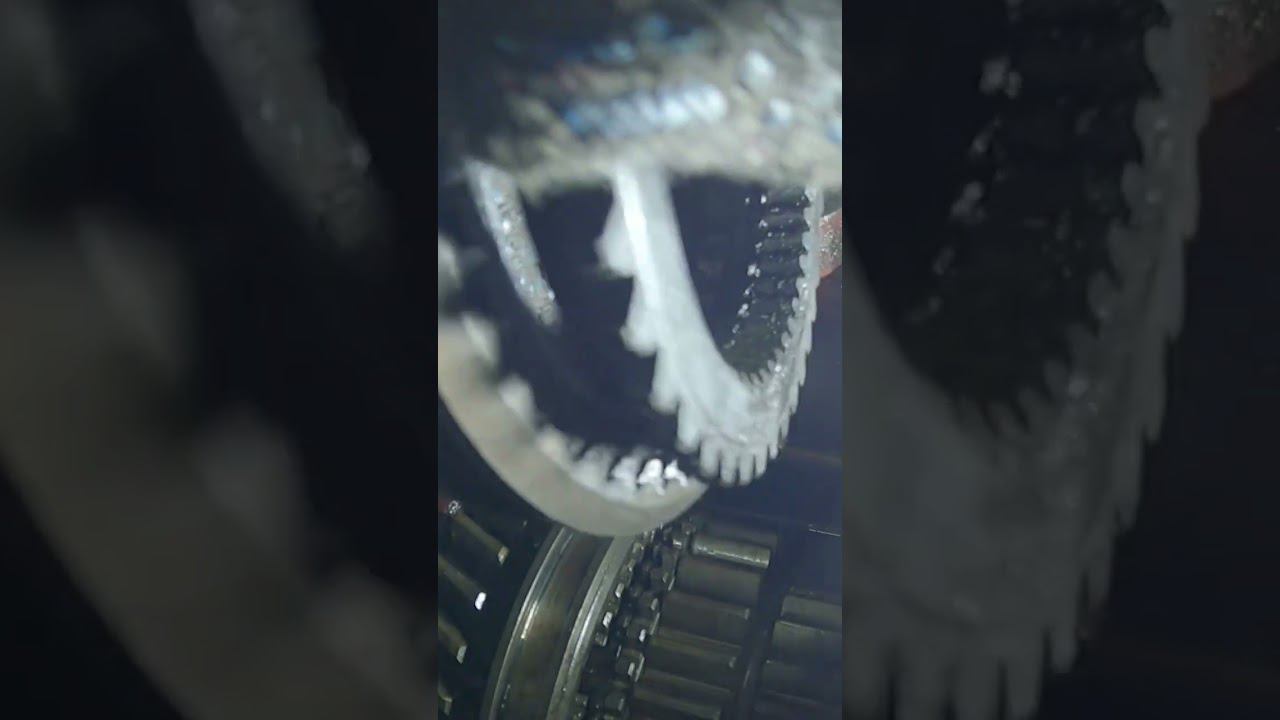 Как работает синхронизатор в КПП МТЗ-2022. 3 (ЧАСТЬ 1) смотреть онлайн