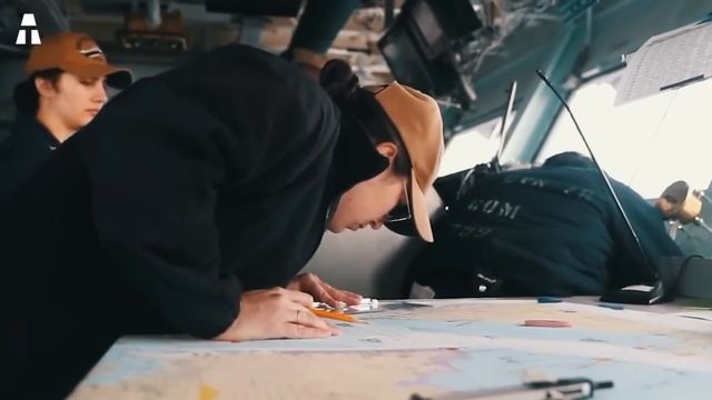 Le Nouveau Porte-Avions Américain Gigantesque qui Choque le Monde смотреть онлайн