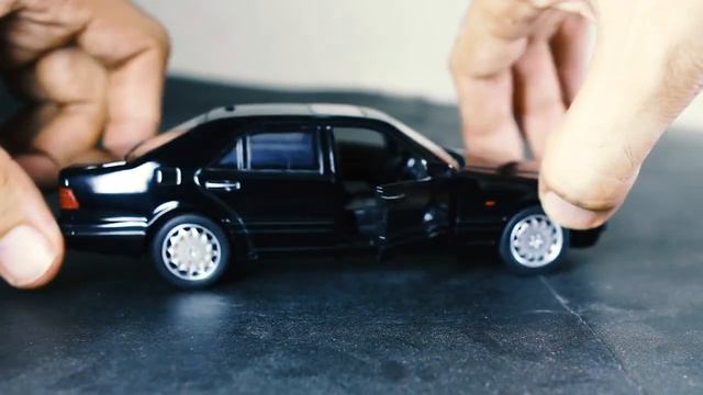 Unboxing of Mercedes Benz W140 1:32 Scale - Diecast Model Cars смотреть онлайн