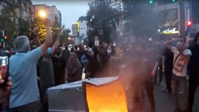 İran rejimindən QƏTLİAM : YÜZLƏRLƏ ŞƏXS ÖLDÜRÜLDÜ смотреть онлайн