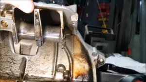 Chevrolet Lacetti 1,8 - Устраняем стук заслонки в впускном коллекторе