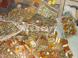 "ГОРЫ" БЛОКОВ РАДИОСТАНЦИЙ! КРАСИВЫЕ ПЛАТЫ. 2 ЧАСТЬ.#обзор #драгметаллы #конденсаторы #радиостанция