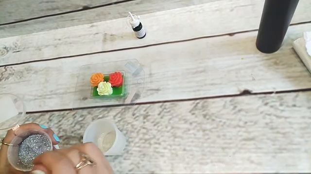Мыло ручной работы, вплавление розочек смотреть онлайн