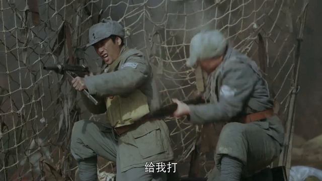 日軍亮出超級大砲，怎料卻被共軍小隊從背後摧毀，扭轉戰局！ смотреть онлайн