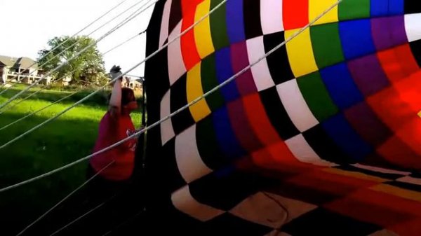 Видео как взлетают большие воздушные шары.