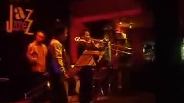 Trombone Summit Caravan смотреть онлайн